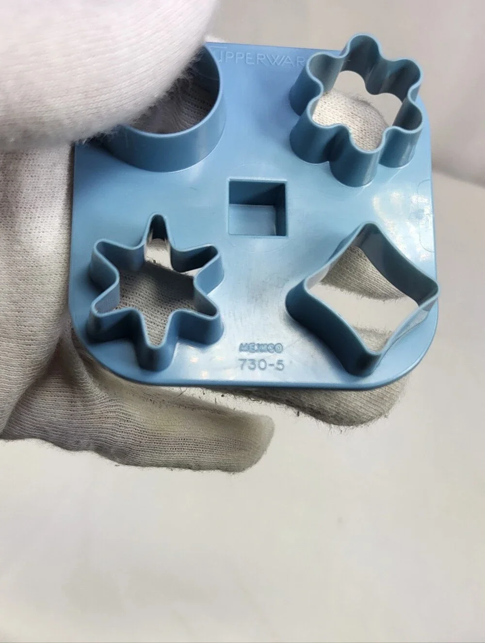 Tupperware #730-5 Country Blue Multi-Shape Canape & Cookie Cutter Set